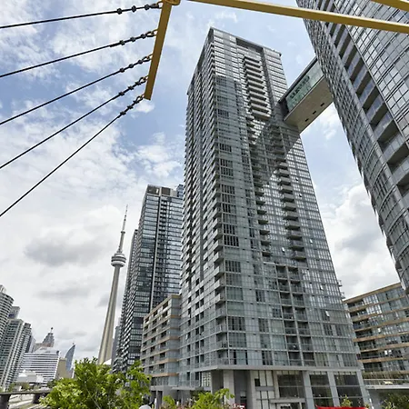 N2N Suites - Downtown Lake & City View Apartments